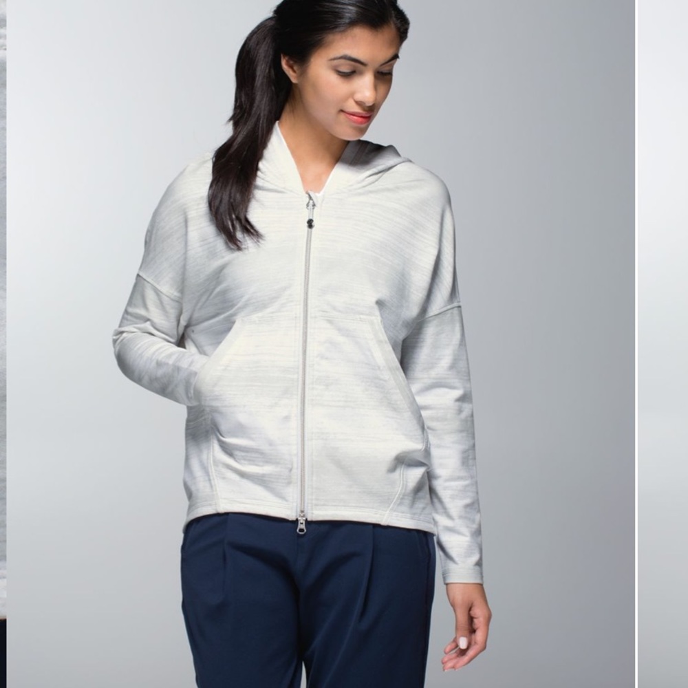 LULULEMON- hold your om hoodie 4 GUC